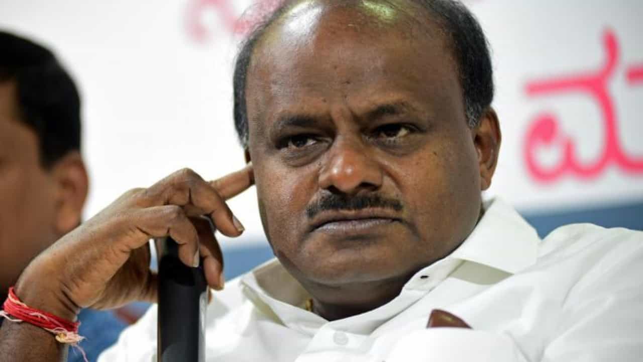 ಸಿನಿಮಾ ಸೆಳೆತ ಮೂಡಿದ್ದು ಹೇಗೆ? ವಿತರಕನಾಗಿ ಪಟ್ಟ ಕಷ್ಟಗಳೇನು: ಹಳೆಯ ದಿನಗಳ ನೆನೆದ ಎಚ್ಡಿಕೆ ಸಿನಿಮಾ ಸೆಳೆತ ಮೂಡಿದ್ದು ಹೇಗೆ? ವಿತರಕನಾಗಿ ಪಟ್ಟ ಕಷ್ಟಗಳೇನು: ಹಳೆಯ ದಿನಗಳ ನೆನೆದ ಎಚ್ಡಿಕೆ