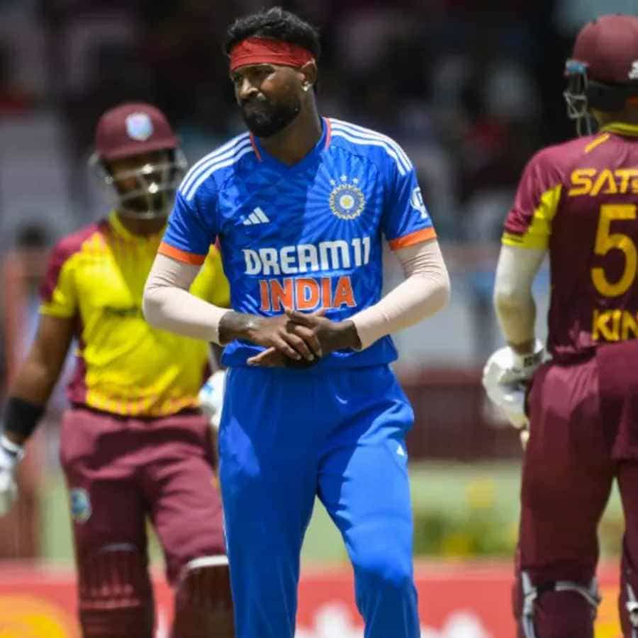 ವೆಸ್ಟ್ ಇಂಡೀಸ್ ವಿರುದ್ಧದ ಟಿ20 ಸರಣಿಯನ್ನು ಭಾರತ ಕಳೆದುಕೊಂಡಿದೆ. ಫ್ಲೋರಿಡಾದ ಸೆಂಟ್ರಲ್ ಬ್ರೋವರ್ಡ್ ರೀಜನಲ್ ಪಾರ್ಕ್ ಸ್ಟೇಡಿಯಂ ಟರ್ಫ್ ಗ್ರೌಂಡ್ನಲ್ಲಿ ನಡೆದ ನಿರ್ಣಾಯಕ ಐದನೇ ಟಿ20 ಪಂದ್ಯದಲ್ಲಿ ಟೀಮ್ ಇಂಡಿಯಾ ಸೋಲು ಕಾಣುವ ಮೂಲಕ ಕೆರಿಬಿಯನ್ನರ ನಾಡಲ್ಲಿ ಭಾರೀ ಮುಜುಗರಕ್ಕೆ ಒಳಗಾಗಿದೆ.