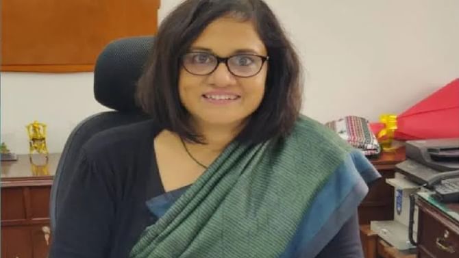 ರೈಲ್ವೆ ಮಂಡಳಿಯ ಮುಖ್ಯ ಕಾರ್ಯನಿರ್ವಾಹಕ ಅಧಿಕಾರಿಯಾಗಿ ಜಯ ವರ್ಮಾ ಸಿನ್ಹಾ ನೇಮಕ; ಈ ಹುದ್ದೆಗೇರಿದ ಮೊದಲ ಮಹಿಳೆ ರೈಲ್ವೆ ಮಂಡಳಿಯ ಮುಖ್ಯ ಕಾರ್ಯನಿರ್ವಾಹಕ ಅಧಿಕಾರಿಯಾಗಿ ಜಯ ವರ್ಮಾ ಸಿನ್ಹಾ ನೇಮಕ; ಈ ಹುದ್ದೆಗೇರಿದ ಮೊದಲ ಮಹಿಳೆ