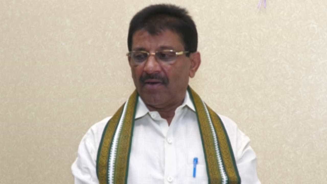 ಬಡವರ ಅಕ್ಕಿಗೂ ಅಂಟಿದ ಕಮಿಷನ್ ಭೂತ: ಅಧಿಕಾರಿಗಳ ವಿರುದ್ಧ ಪಡಿತರ ವಿತರಕರ ಸಂಘದ ರಾಜ್ಯಾಧ್ಯಕ್ಷ ಗಂಭೀರ ಆರೋಪ ಬಡವರ ಅಕ್ಕಿಗೂ ಅಂಟಿದ ಕಮಿಷನ್ ಭೂತ: ಅಧಿಕಾರಿಗಳ ವಿರುದ್ಧ ಪಡಿತರ ವಿತರಕರ ಸಂಘದ ರಾಜ್ಯಾಧ್ಯಕ್ಷ ಗಂಭೀರ ಆರೋಪ