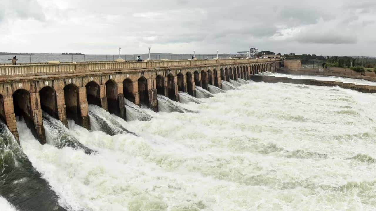Karnataka Dam Water Level: ಆ.25ರ ರಾಜ್ಯದ ಪ್ರಮುಖ ಡ್ಯಾಂಗಳ ನೀರಿನ ಮಟ್ಟ ವಿವರ ಇಲ್ಲಿದೆ Karnataka Dam Water Level: ಆ.25ರ ರಾಜ್ಯದ ಪ್ರಮುಖ ಡ್ಯಾಂಗಳ ನೀರಿನ ಮಟ್ಟ ವಿವರ ಇಲ್ಲಿದೆ