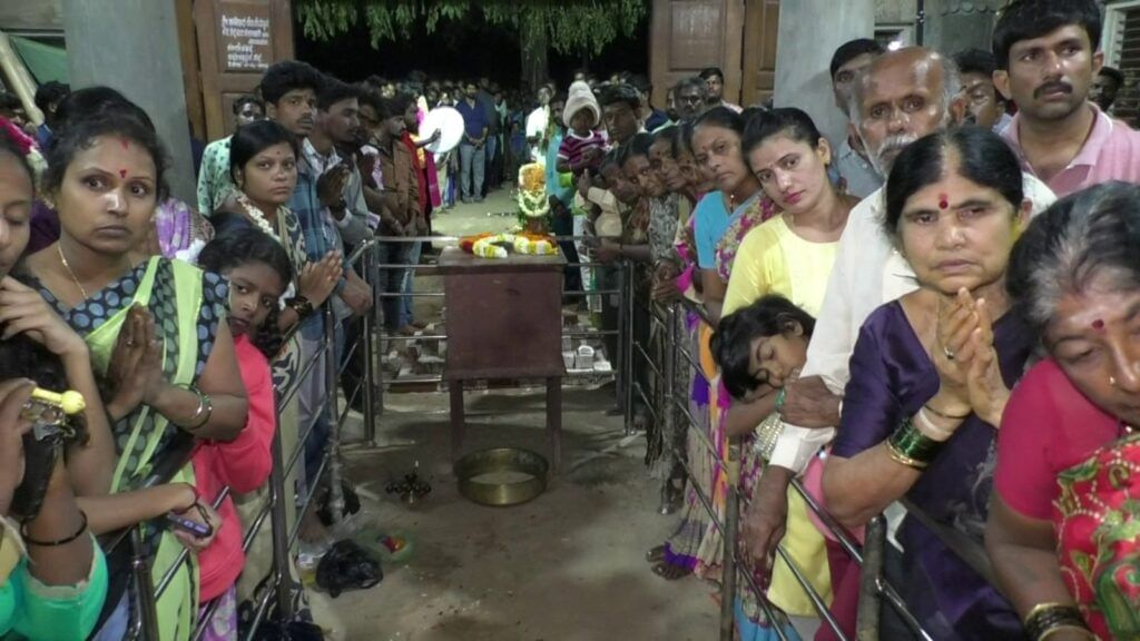 Kalikambha devi puja performed by devotees at Kanajenahalli in chikkaballapur to ward off from evil