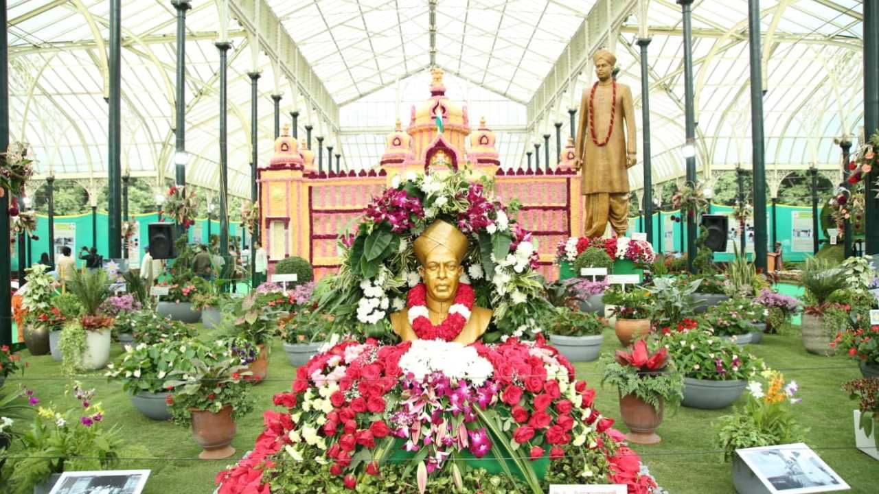 Bengaluru Lalbagh flower show first day 27 thousand people visited here photos
