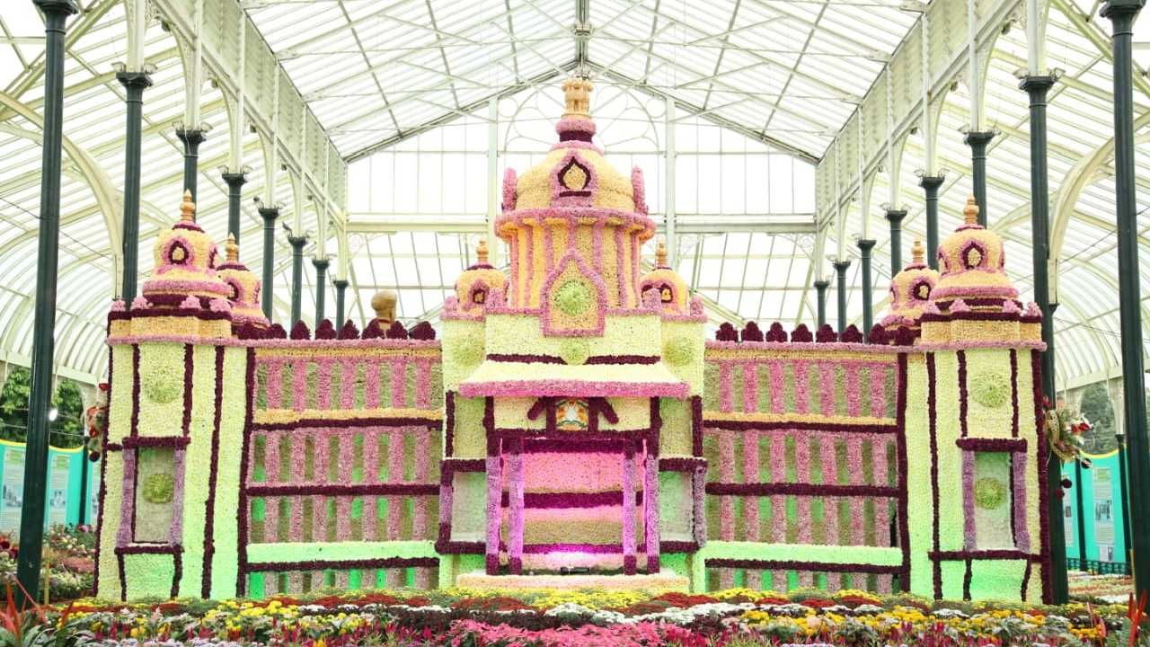 Bengaluru Lalbagh flower show first day 27 thousand people visited here photos
