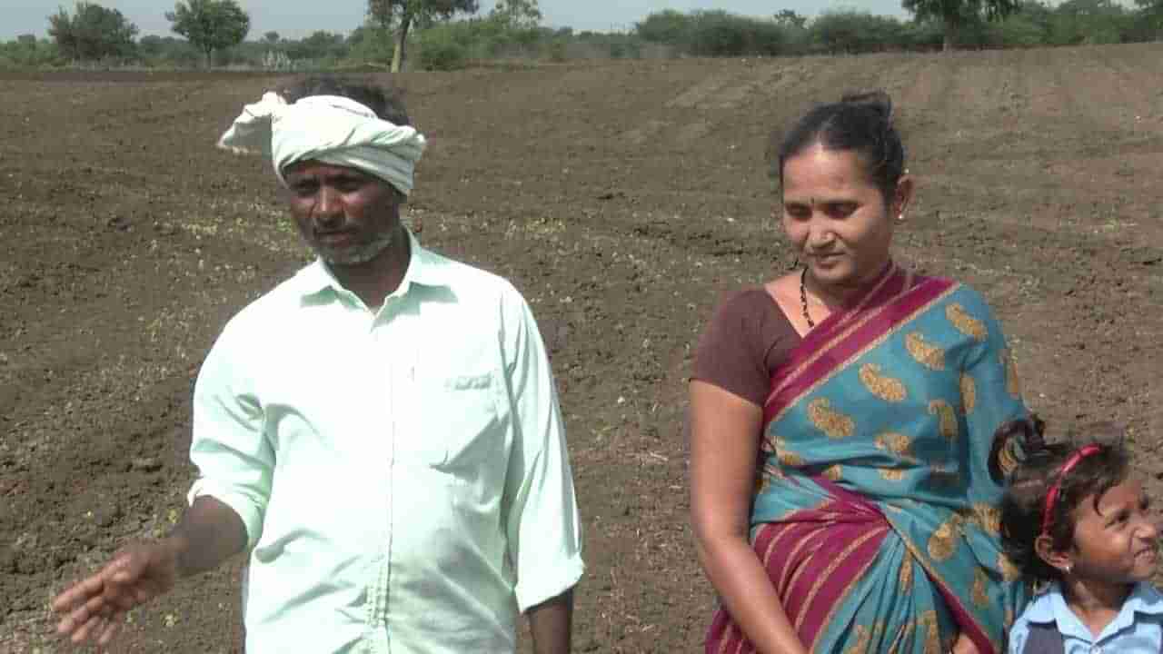 ಗದಗ: ರೈತನಿಗೆ ಗೊತ್ತಿಲ್ಲದೆ ಭೂ ಪರಿವರ್ತನೆ, ಕಂದಾಯ ಇಲಾಖೆ ಅಧಿಕಾರಿಗಳ ಎಡವಟ್ಟಿಗೆ ರೈತ ಕಂಗಾಲು