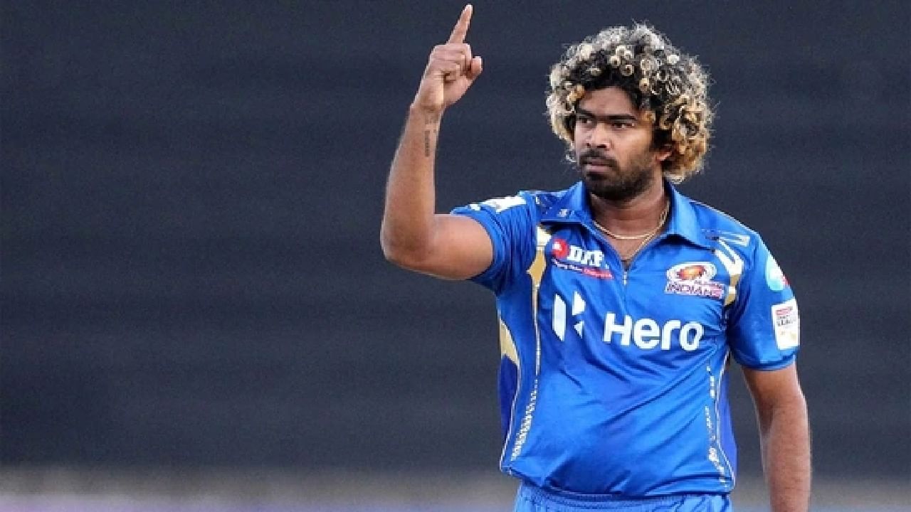 ಮುಂಬೈ ಇಂಡಿಯನ್ಸ್ (Mumbai Indians) ತಂಡದ ಅತ್ಯಂತ ಯಶಸ್ವಿ ಬೌಲರ್ ಲಸಿತ್ ಮಾಲಿಂಗ (Lasith Malinga) ತಮ್ಮ ಹಳೆಯ ತಂಡಕ್ಕೆ ಮರಳಿದ್ದಾರೆ. ಆದರೆ ಈ ಬಾರಿ ಬೌಲರ್ ಆಗಿ ಅಲ್ಲ. ಬದಲಾಗಿ ಕೋಚ್ ಆಗಿ ಎಂಬುದಷ್ಟೇ ವ್ಯತ್ಯಾಸ.