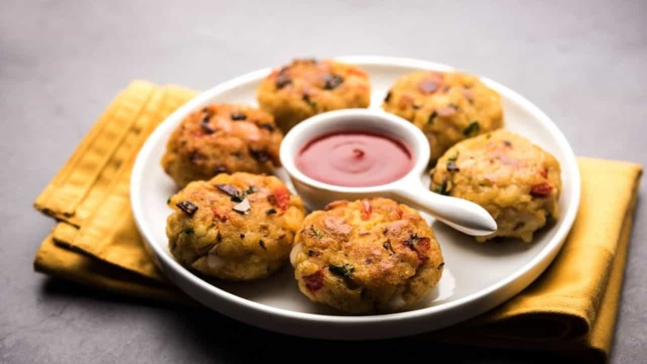 Aloo-Poha Cutlets: ಸಂಜೆಯ ಸ್ನಾಕ್ಸ್ಗೆ ಆಲೂಗಡ್ಡೆ-ಅವಲಕ್ಕಿ ಕಟ್ಲೆಟ್ ಸೂಪರ್, ಇಲ್ಲಿದೆ ಪಾಕವಿಧಾನ Aloo-Poha Cutlets: ಸಂಜೆಯ ಸ್ನಾಕ್ಸ್ಗೆ ಆಲೂಗಡ್ಡೆ-ಅವಲಕ್ಕಿ ಕಟ್ಲೆಟ್ ಸೂಪರ್, ಇಲ್ಲಿದೆ ಪಾಕವಿಧಾನ