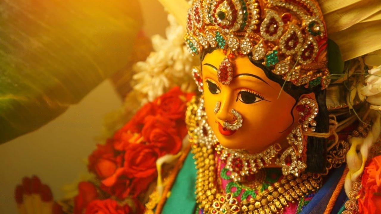 Varalakshmi Vratham 2023: ವರಮಹಾಲಕ್ಷ್ಮೀ ಹಬ್ಬ ಯಾವಾಗ? ಪೂಜಾ ಸಮಯ, ವ್ರತ ಮಾಡುವ ವಿಧಾನಗಳ ಬಗ್ಗೆ ಇಲ್ಲಿದೆ ಮಾಹಿತಿ