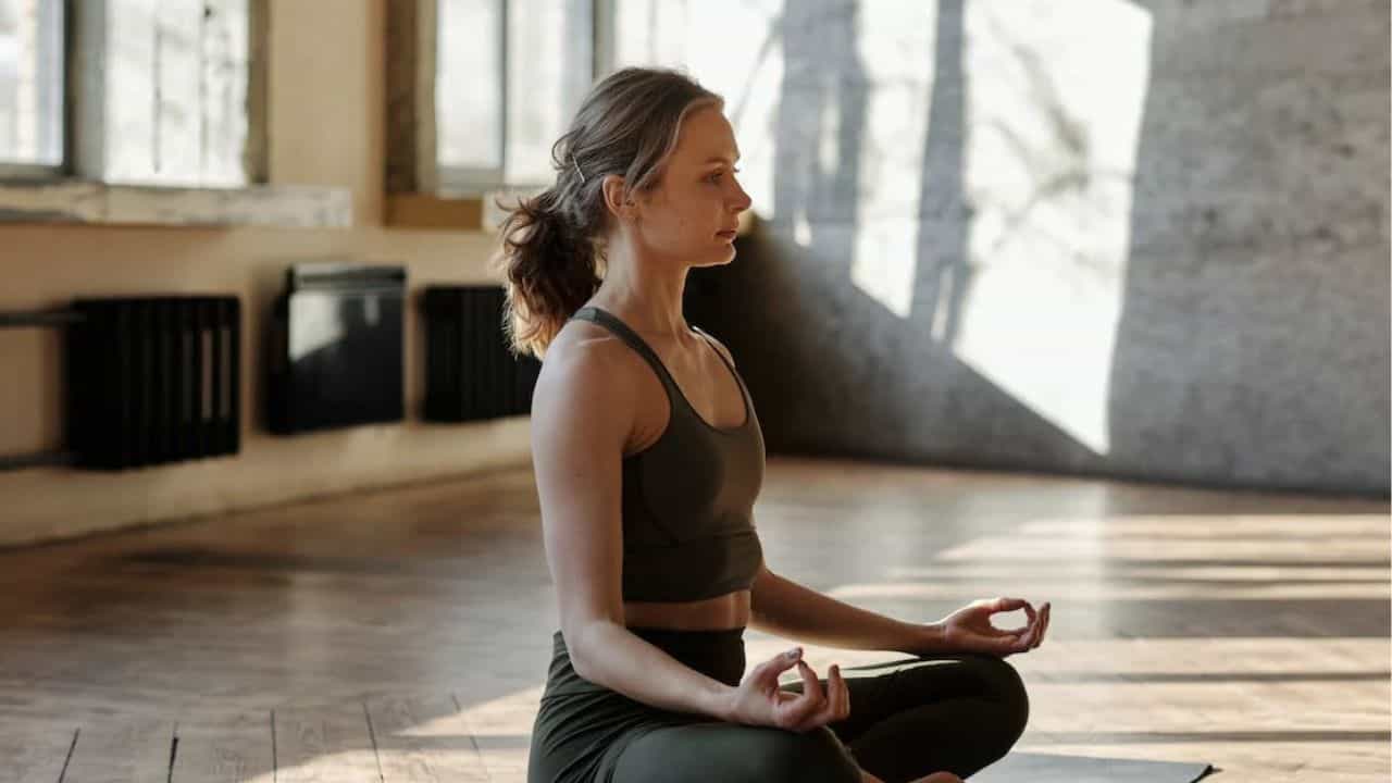 Yoga For Stress Relief: ಪದೇ ಪದೇ ಒತ್ತಡಕ್ಕೆ ಒಳಗಾಗುತ್ತಿದ್ದೀರಾ? ಅದಕ್ಕೆ ಈ ಯೋಗಭಂಗಿಗಳು ಉತ್ತಮ Yoga For Stress Relief: ಪದೇ ಪದೇ ಒತ್ತಡಕ್ಕೆ ಒಳಗಾಗುತ್ತಿದ್ದೀರಾ? ಅದಕ್ಕೆ ಈ ಯೋಗಭಂಗಿಗಳು ಉತ್ತಮ