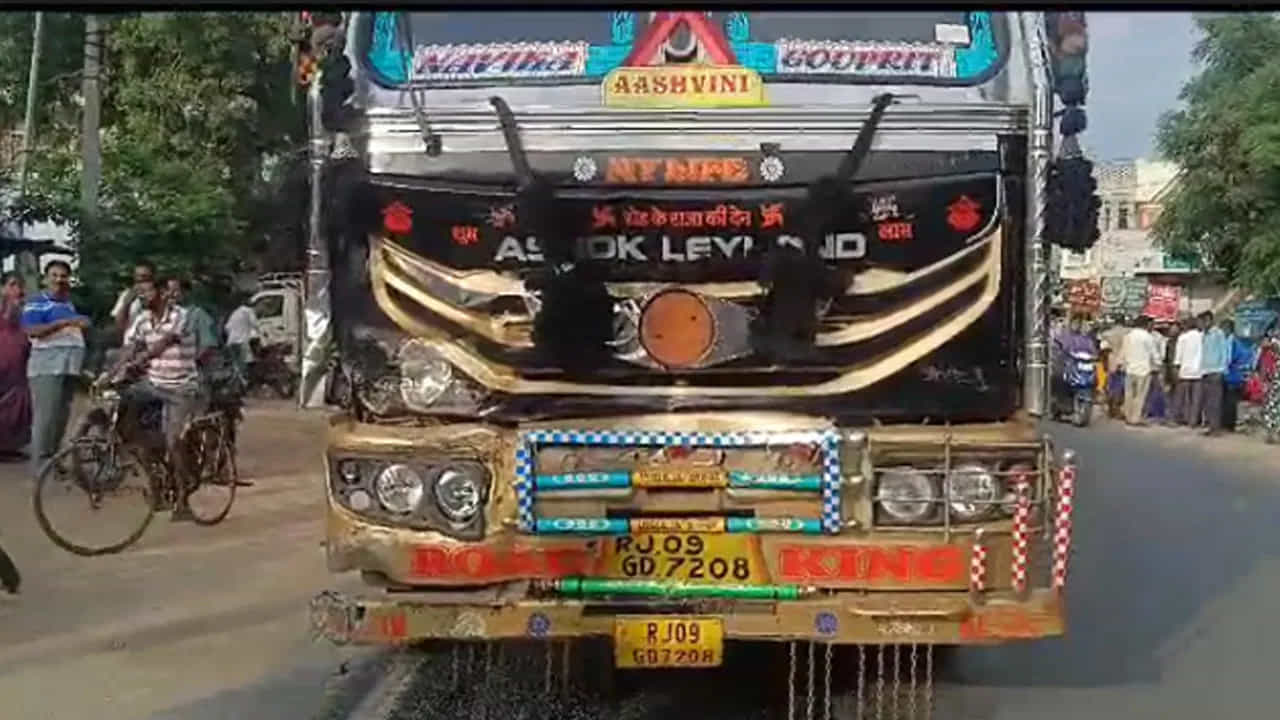 ಹೆದ್ದಾರಿಯಲ್ಲಿ ಮತ್ತೊಂದು ಭೀಕರ ಅಪಘಾತ: ಲಾರಿ ಡಿಕ್ಕಿ ಹೊಡೆದು ಆಟೋದಲ್ಲಿದ್ದ ನಾಲ್ಕು ಮಂದಿ ಸಾವು