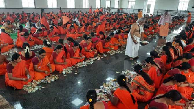 ಮಂತ್ರಾಲಯದ ರಾಯರ ಮಠಕ್ಕೆ ಮತ್ತೆ ಹರಿದುಬಂತು ಕೋಟಿ ಗಟ್ಟಲೆ ಕಾಣಿಕೆ