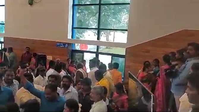 ತುಮಕೂರು: ಅದ್ಧೂರಿಯಾಗಿ ಆರತಕ್ಷತೆ ಮುಗೀತು, ಇನ್ನೇನು ತಾಳಿ ಕಟ್ಟುವ ವೇಳೆ ಈ ಮದ್ವೆ ಬೇಡ ಎಂದು ಹಸೆಮಣೆಯಿಂದ ಮೇಲೆದ್ದ ವಧು