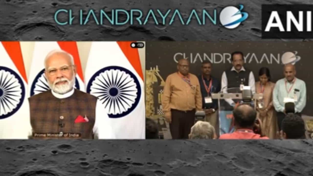 PM Modi on Chandrayaan 3: ಚಂದ್ರಯಾನ-3ರ ಯಶಸ್ಸಿಗೆ ಮೋದಿ ಹರ್ಷ; ಅಮೃತಕಾಲದಲ್ಲಿ ಸುರಿಯಿತು ಯಶಸ್ಸಿನ ಮಕರಂದ ಎಂದ ಪ್ರಧಾನಿ PM Modi on Chandrayaan 3: ಚಂದ್ರಯಾನ-3ರ ಯಶಸ್ಸಿಗೆ ಮೋದಿ ಹರ್ಷ; ಅಮೃತಕಾಲದಲ್ಲಿ ಸುರಿಯಿತು ಯಶಸ್ಸಿನ ಮಕರಂದ ಎಂದ ಪ್ರಧಾನಿ