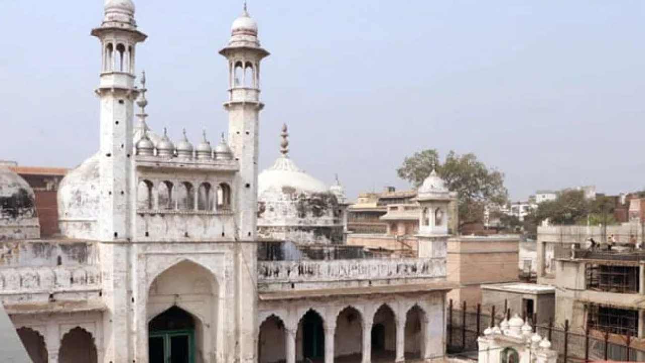Gyanvapi Mosque: ಜ್ಞಾನವಾಪಿ ಮಸೀದಿ ಎಎಸ್ಐ ಸಮೀಕ್ಷೆ ಕುರಿತು ಇಂದು ಅಲಹಾಬಾದ್ ಕೋರ್ಟ್ನಿಂದ ಮಹತ್ವದ ತೀರ್ಪು Gyanvapi Mosque: ಜ್ಞಾನವಾಪಿ ಮಸೀದಿ ಎಎಸ್ಐ ಸಮೀಕ್ಷೆ ಕುರಿತು ಇಂದು ಅಲಹಾಬಾದ್ ಕೋರ್ಟ್ನಿಂದ ಮಹತ್ವದ ತೀರ್ಪು