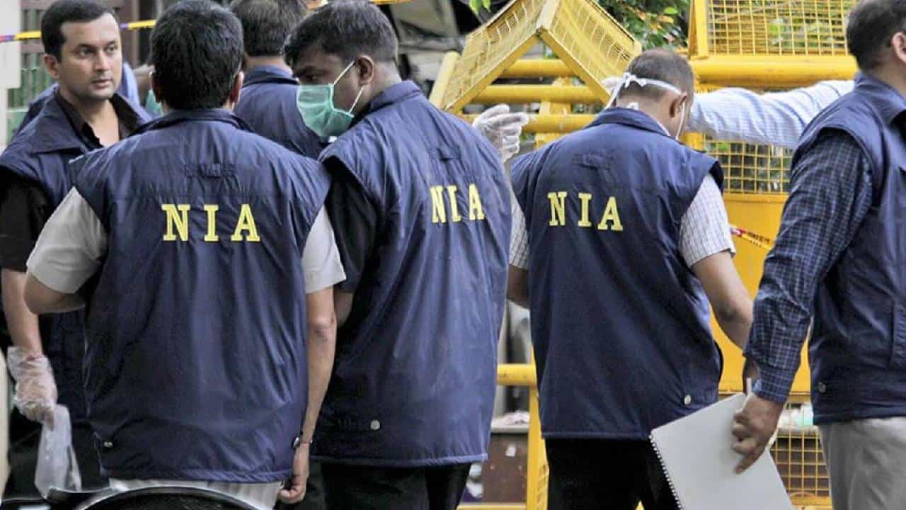 NIA Raid: ಕರ್ನಾಟಕ ಸೇರಿದಂತೆ 5 ರಾಜ್ಯಗಳ 14 ಕಡೆ ಏಕಕಾಲಕ್ಕೆ ಎನ್ಐಎ ದಾಳಿ NIA Raid: ಕರ್ನಾಟಕ ಸೇರಿದಂತೆ 5 ರಾಜ್ಯಗಳ 14 ಕಡೆ ಏಕಕಾಲಕ್ಕೆ ಎನ್ಐಎ ದಾಳಿ
