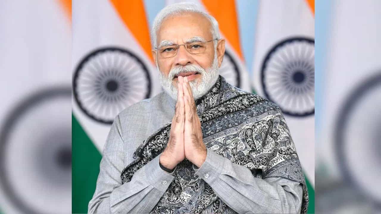 ಚಂದ್ರಯಾನ-3 ಯಶಸ್ವಿ; ಬೆಂಗಳೂರಿನಲ್ಲಿರುವ ಇಸ್ರೋ ಕೇಂದ್ರ ಕಚೇರಿಗೆ ಭೇಟಿ ನೀಡಲಿದ್ದಾರೆ ಮೋದಿ ಚಂದ್ರಯಾನ-3 ಯಶಸ್ವಿ; ಬೆಂಗಳೂರಿನಲ್ಲಿರುವ ಇಸ್ರೋ ಕೇಂದ್ರ ಕಚೇರಿಗೆ ಭೇಟಿ ನೀಡಲಿದ್ದಾರೆ ಮೋದಿ