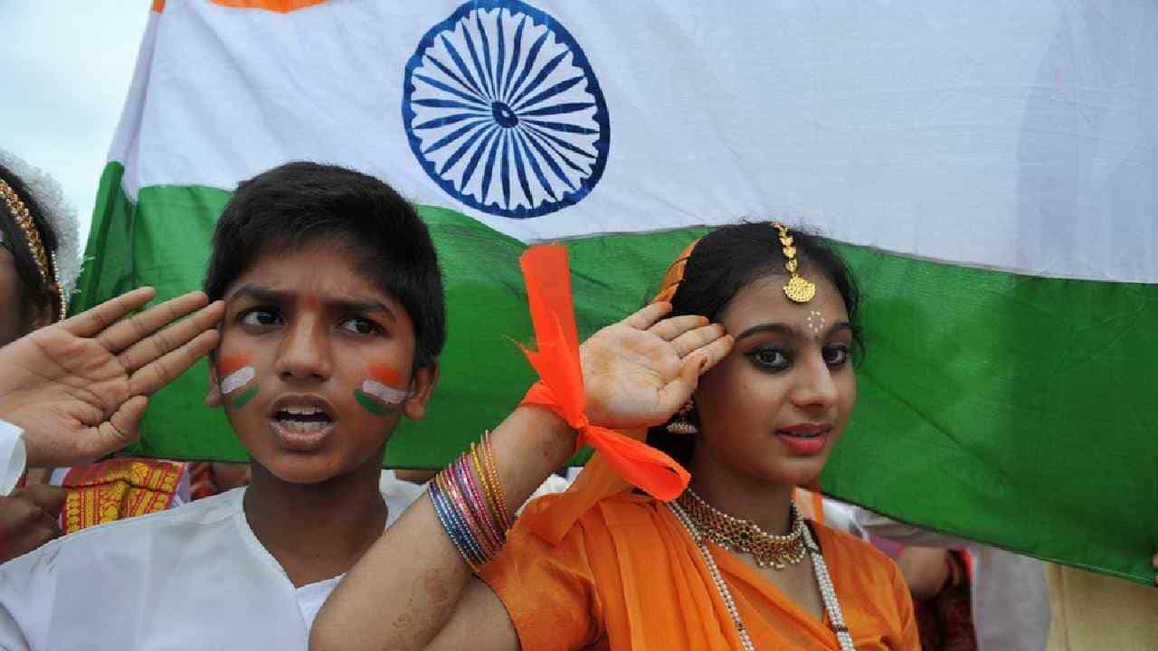 Independence Day 2023: ಭಾರತದ ರಾಷ್ಟ್ರಗೀತೆ ಜನ ಗಣ ಮನದ ಬಗ್ಗೆ ತಿಳಿಯಬೇಕಾದ ವಿಷಯಗಳು ಮತ್ತು ಗೀತೆಯ ಅರ್ಥ Independence Day 2023: ಭಾರತದ ರಾಷ್ಟ್ರಗೀತೆ ಜನ ಗಣ ಮನದ ಬಗ್ಗೆ ತಿಳಿಯಬೇಕಾದ ವಿಷಯಗಳು ಮತ್ತು ಗೀತೆಯ ಅರ್ಥ