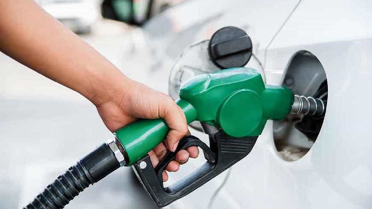 Petrol Price on August 6: ಬೆಂಗಳೂರು ಸೇರಿ ದೇಶದ ಪ್ರಮುಖ ನಗರಗಳಲ್ಲಿ ಆಗಸ್ಟ್ 6ರಂದು ಪೆಟ್ರೋಲ್, ಡೀಸೆಲ್ ದರ ಎಷ್ಟಿದೆ, ವಿವರ ಇಲ್ಲಿದೆ Petrol Price on August 6: ಬೆಂಗಳೂರು ಸೇರಿ ದೇಶದ ಪ್ರಮುಖ ನಗರಗಳಲ್ಲಿ ಆಗಸ್ಟ್ 6ರಂದು ಪೆಟ್ರೋಲ್, ಡೀಸೆಲ್ ದರ ಎಷ್ಟಿದೆ, ವಿವರ ಇಲ್ಲಿದೆ