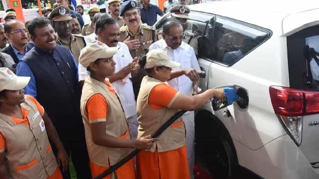 ಮಹಿಳಾ ಕೈದಿಗಳಿಗೆ ಸಾರ್ವಜನಿಕರೊಂದಿಗೆ ಬೆರೆಯಲು ಅವಕಾಶ, ಇವರಿಗಾಗಿಯೇ ಚೆನ್ನೈನಲ್ಲಿ ನಿರ್ಮಾಣವಾಯ್ತು ಪೆಟ್ರೋಲ್ ಬಂಕ್ ಮಹಿಳಾ ಕೈದಿಗಳಿಗೆ ಸಾರ್ವಜನಿಕರೊಂದಿಗೆ ಬೆರೆಯಲು ಅವಕಾಶ, ಇವರಿಗಾಗಿಯೇ ಚೆನ್ನೈನಲ್ಲಿ ನಿರ್ಮಾಣವಾಯ್ತು ಪೆಟ್ರೋಲ್ ಬಂಕ್