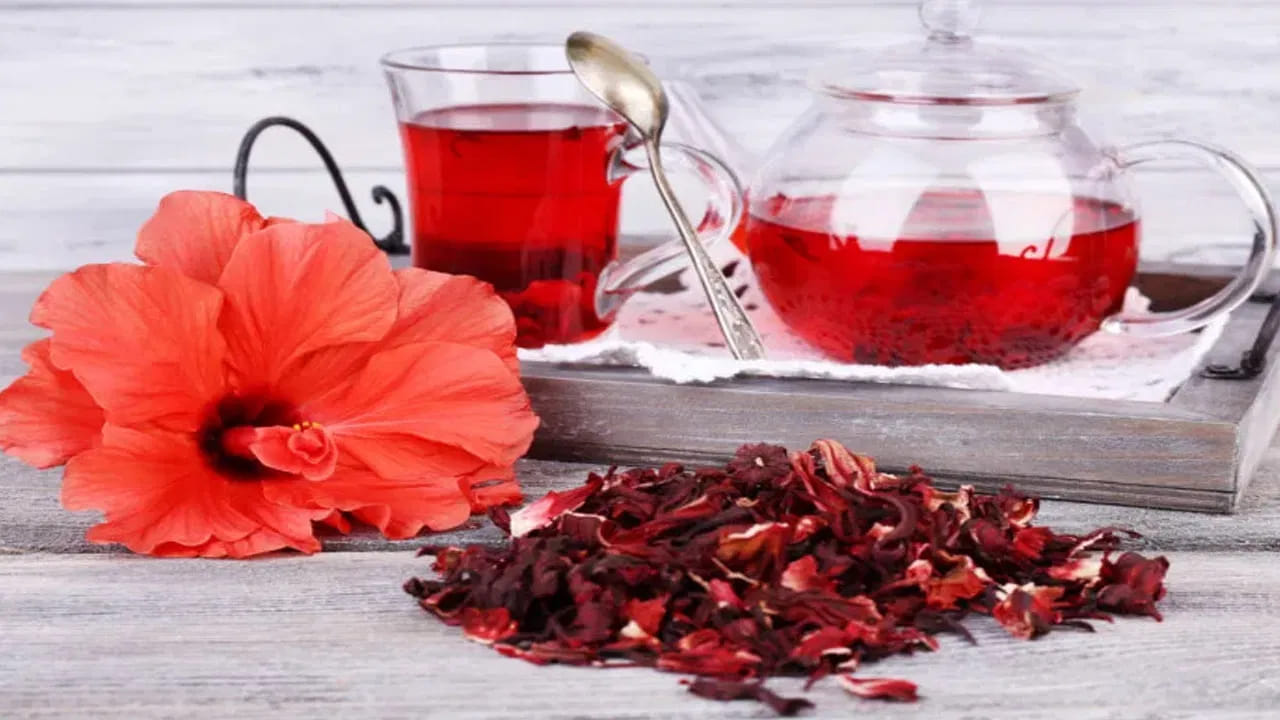 Delicious-Precious Hibiscus Tea: ದೇಹದ ತೂಕ ಕಡಿಮೆ ಮಾಡಿಕೊಳ್ಳಲು ದಾಸವಾಳ ಹೂ ಚಹಾ ಸೇವಿಸಿ, ದಾಸವಾಳ ಟೀ ಮಾಡುವ ಸರಳ ವಿಧಾನ ಇಲ್ಲಿದೆ Delicious-Precious Hibiscus Tea: ದೇಹದ ತೂಕ ಕಡಿಮೆ ಮಾಡಿಕೊಳ್ಳಲು ದಾಸವಾಳ ಹೂ ಚಹಾ ಸೇವಿಸಿ, ದಾಸವಾಳ ಟೀ ಮಾಡುವ ಸರಳ ವಿಧಾನ ಇಲ್ಲಿದೆ