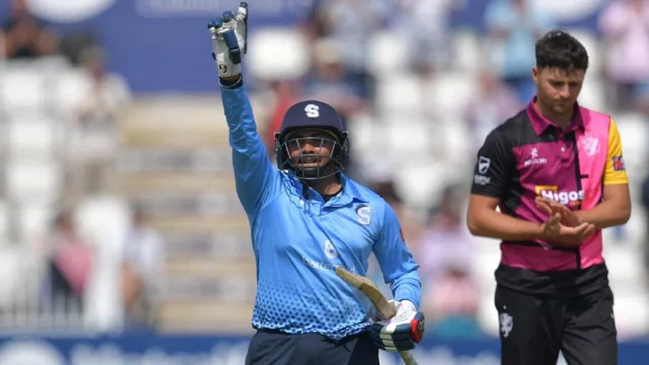 Prithvi Shaw: 24 ಬೌಂಡರಿ, 11 ಸಿಕ್ಸರ್ ಸಹಿತ ದಾಖಲೆಯ 244 ರನ್ ಚಚ್ಚಿದ ಪೃಥ್ವಿ ಶಾ! Prithvi Shaw: 24 ಬೌಂಡರಿ, 11 ಸಿಕ್ಸರ್ ಸಹಿತ ದಾಖಲೆಯ 244 ರನ್ ಚಚ್ಚಿದ ಪೃಥ್ವಿ ಶಾ!