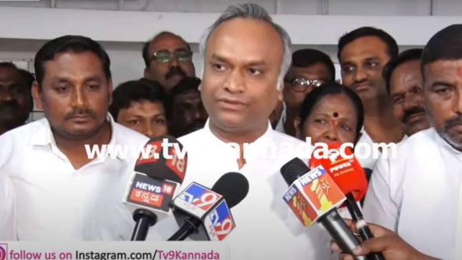 ರಾಜ್ಯದಲ್ಲಿ ಯಡಿಯೂರಪ್ಪನವರ ಮಹತ್ವ ಬಿಜೆಪಿ ವರಿಷ್ಠರಿಗೆ ಅರ್ಥವಾಗುವಷ್ಟರಲ್ಲಿ ಬಹಳ ತಡವಾಗಿಬಿಟ್ಟಿತ್ತು: ಪ್ರಿಯಾಂಕ್ ಖರ್ಗೆ, ಸಚಿವ ರಾಜ್ಯದಲ್ಲಿ ಯಡಿಯೂರಪ್ಪನವರ ಮಹತ್ವ ಬಿಜೆಪಿ ವರಿಷ್ಠರಿಗೆ ಅರ್ಥವಾಗುವಷ್ಟರಲ್ಲಿ ಬಹಳ ತಡವಾಗಿಬಿಟ್ಟಿತ್ತು: ಪ್ರಿಯಾಂಕ್ ಖರ್ಗೆ, ಸಚಿವ