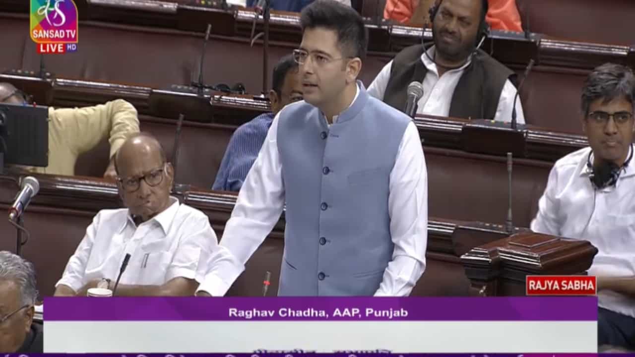 ನೆಹರೂ ವಾದಿಯಾಗಬೇಡಿ, ಅಡ್ವಾಣಿ ವಾದಿಗಳಾಗಿರಿ: ದೆಹಲಿ ಮಸೂದೆ ಕುರಿತು ಸಂಸತ್​​ನಲ್ಲಿ ರಾಘವ್ ಚಡ್ಡಾ