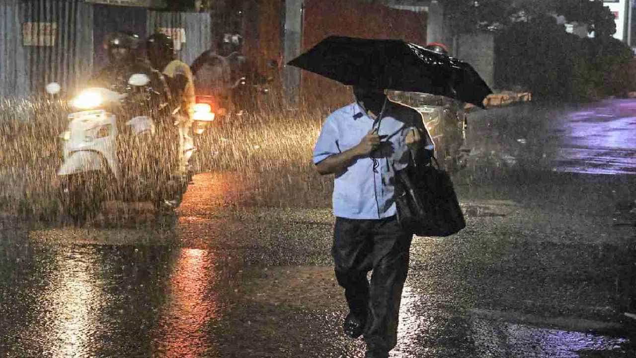 Karnataka Rains: ಕರ್ನಾಟಕದ ಕರಾವಳಿ ಹಾಗೂ ದಕ್ಷಿಣ ಒಳನಾಡಿನಲ್ಲಿ ಆಗಸ್ಟ್ 7ರವರೆಗೆ ಭಾರಿ ಮಳೆ Karnataka Rains: ಕರ್ನಾಟಕದ ಕರಾವಳಿ ಹಾಗೂ ದಕ್ಷಿಣ ಒಳನಾಡಿನಲ್ಲಿ ಆಗಸ್ಟ್ 7ರವರೆಗೆ ಭಾರಿ ಮಳೆ
