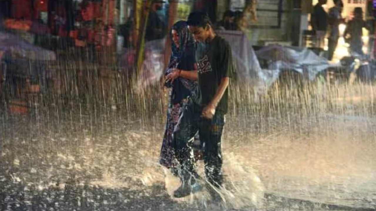 Karnataka Rain: ಬೆಂಗಳೂರು ಸೇರಿದಂತೆ ರಾಜ್ಯದ ಬಹುತೇಕ ಕಡೆ ಸೆಪ್ಟೆಂಬರ್ 6ರವರೆಗೆ ಮಳೆ Karnataka Rain: ಬೆಂಗಳೂರು ಸೇರಿದಂತೆ ರಾಜ್ಯದ ಬಹುತೇಕ ಕಡೆ ಸೆಪ್ಟೆಂಬರ್ 6ರವರೆಗೆ ಮಳೆ