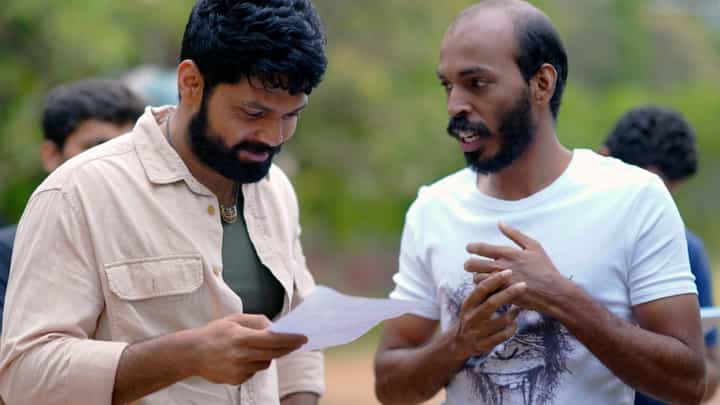 ರಕ್ಷಿತ್ ಶೆಟ್ಟಿ ಹಾಗೂ ನನ್ನ ನಡುವೆ ಕಾಂಪಿಟೇಶನ್ ಇಲ್ಲ: ರಾಜ್ ಬಿ ಶೆಟ್ಟಿ ರಕ್ಷಿತ್ ಶೆಟ್ಟಿ ಹಾಗೂ ನನ್ನ ನಡುವೆ ಕಾಂಪಿಟೇಶನ್ ಇಲ್ಲ: ರಾಜ್ ಬಿ ಶೆಟ್ಟಿ