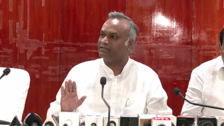 Araga Jnanendra: ಆರಗ ಜ್ಞಾನೇಂದ್ರ ಬಣ್ಣದ ಮಾತಿಗೆ ತಕ್ಕ ಪಾಠ ಕಲಿಸ್ತೀವಿ- ಸಚಿವ ಪ್ರಿಯಾಂಕ್ ಖರ್ಗೆ ಕೆಂಡಾಮಂಡಲ Araga Jnanendra: ಆರಗ ಜ್ಞಾನೇಂದ್ರ ಬಣ್ಣದ ಮಾತಿಗೆ ತಕ್ಕ ಪಾಠ ಕಲಿಸ್ತೀವಿ- ಸಚಿವ ಪ್ರಿಯಾಂಕ್ ಖರ್ಗೆ ಕೆಂಡಾಮಂಡಲ