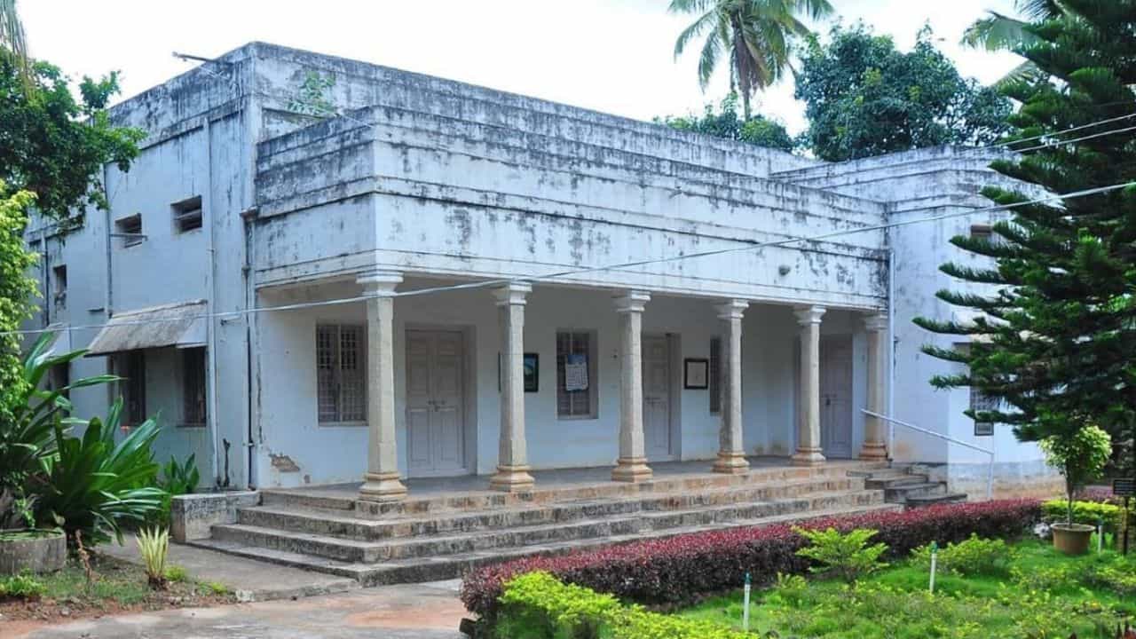 ಎಸ್. ನಿಜಲಿಂಗಪ್ಪ ಮನೆ ಸ್ವಾಧೀನಕ್ಕೆ ಸರ್ಕಾರಕ್ಕೆ ಮನವಿ ಸಲ್ಲಿಸಿದ ಕಾಂಗ್ರೆಸ್ ಮುಖಂಡ ಮೋಹನ್ ಕುಮಾರ್ ಕೊಂಡಜ್ಜಿ ಎಸ್. ನಿಜಲಿಂಗಪ್ಪ ಮನೆ ಸ್ವಾಧೀನಕ್ಕೆ ಸರ್ಕಾರಕ್ಕೆ ಮನವಿ ಸಲ್ಲಿಸಿದ ಕಾಂಗ್ರೆಸ್ ಮುಖಂಡ ಮೋಹನ್ ಕುಮಾರ್ ಕೊಂಡಜ್ಜಿ