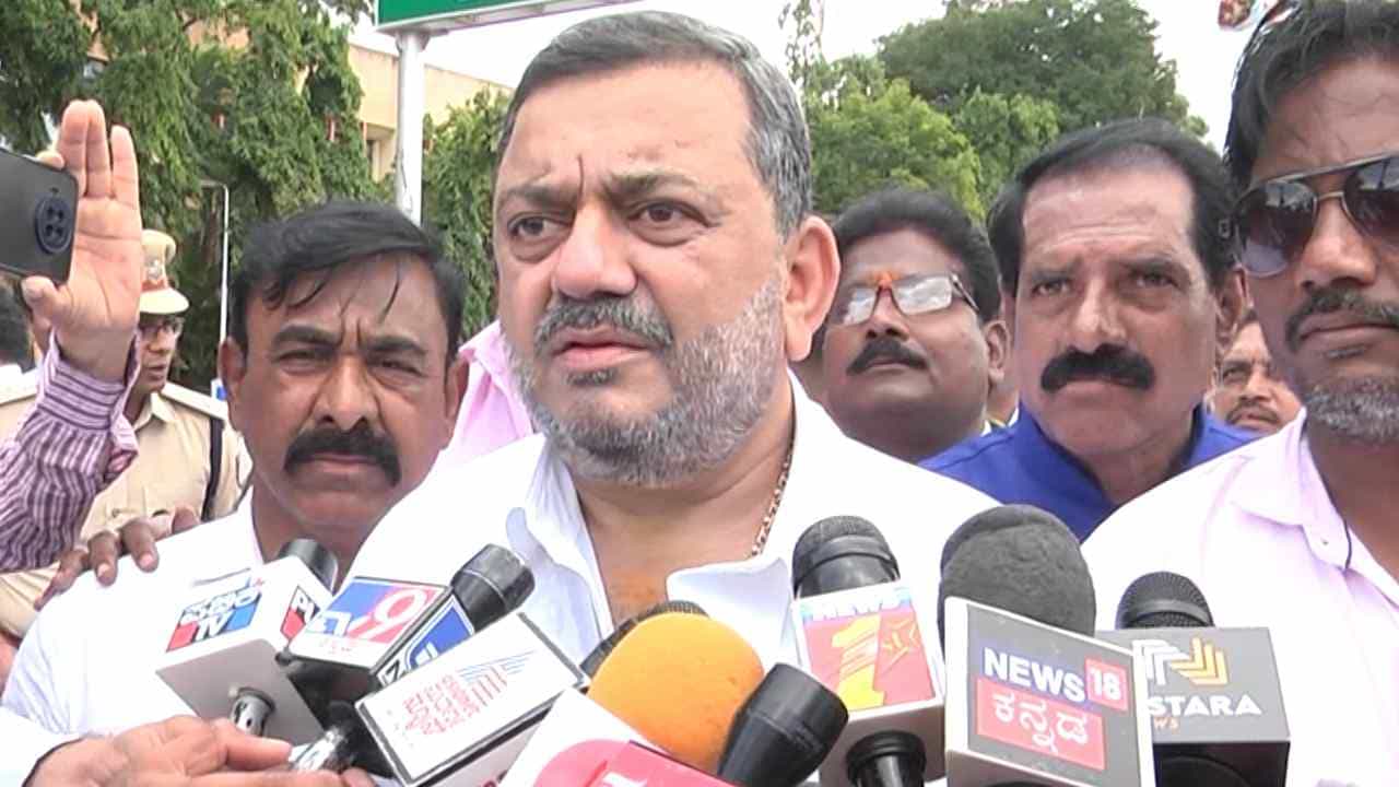 ಉದ್ದೇಶ ಪೂರ್ವಕವಾಗಿ ಫಾರ್ಮ್ಹೌಸ್ ಮೇಲೆ ಅರಣ್ಯಾಧಿಕಾರಿಗಳ ದಾಳಿ: ಎಸ್ಎಸ್ ಮಲ್ಲಿಕಾರ್ಜುನ ಉದ್ದೇಶ ಪೂರ್ವಕವಾಗಿ ಫಾರ್ಮ್ಹೌಸ್ ಮೇಲೆ ಅರಣ್ಯಾಧಿಕಾರಿಗಳ ದಾಳಿ: ಎಸ್ಎಸ್ ಮಲ್ಲಿಕಾರ್ಜುನ