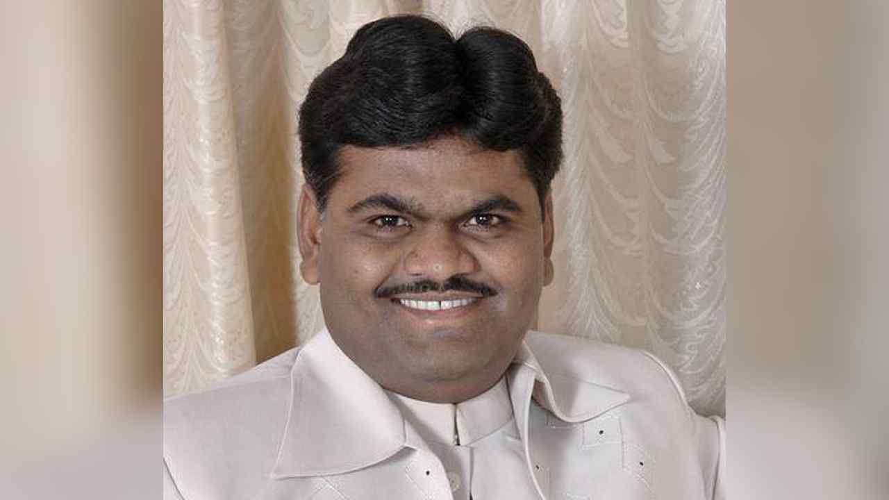 ಯಾದಗಿರಿ ನಗರಸಭೆ ಅಕ್ರಮ ಬಯಲಿಗೆಳೆದ ಪೌರಾಯುಕ್ತರಿಗೆ ಜೀವ ಬೆದರಿಕೆ ಯಾದಗಿರಿ ನಗರಸಭೆ ಅಕ್ರಮ ಬಯಲಿಗೆಳೆದ ಪೌರಾಯುಕ್ತರಿಗೆ ಜೀವ ಬೆದರಿಕೆ