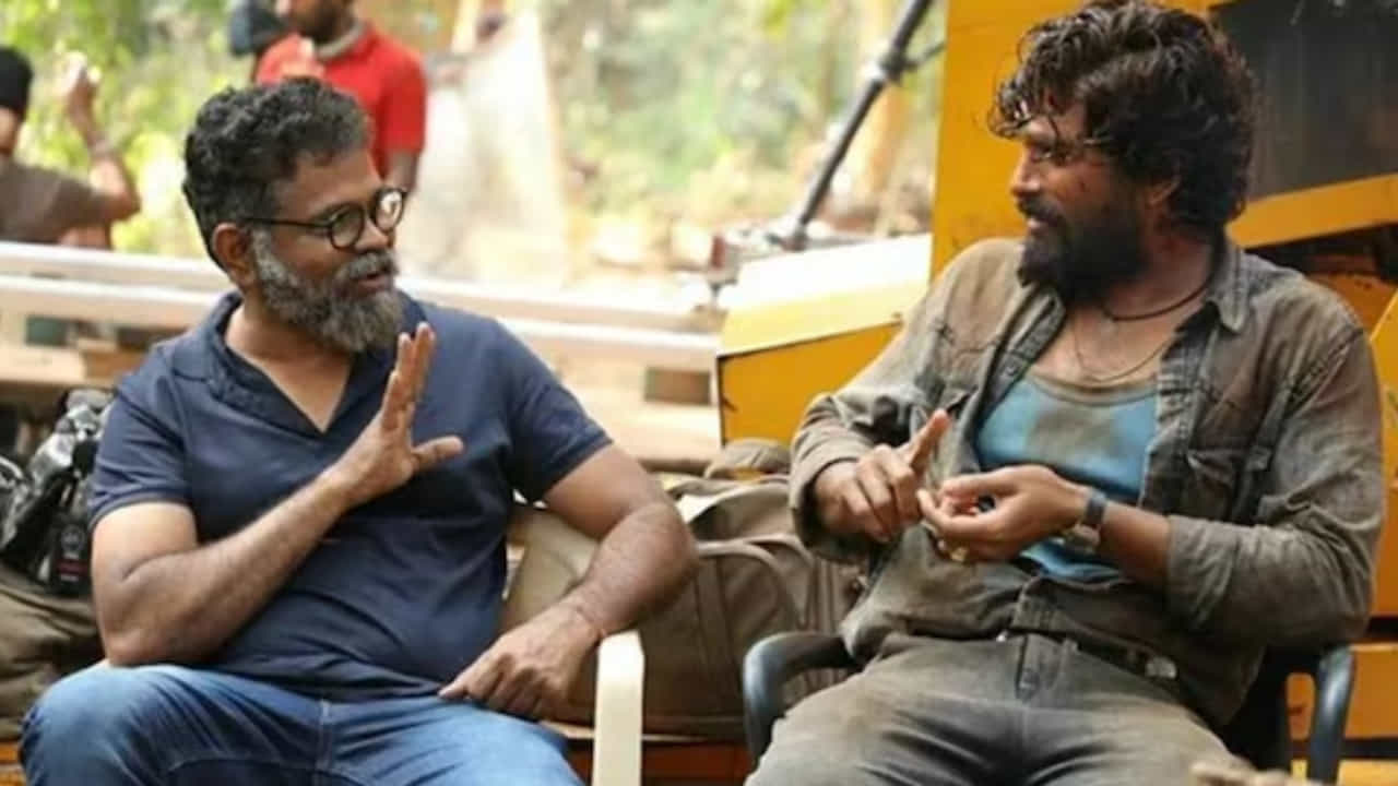 ಆ ಒಂದು ವಿಚಾರದಲ್ಲಿ ನಿರ್ಧಾರ ತೆಗೆದುಕೊಳ್ಳಲು ಆಗದೇ ಒದ್ದಾಡುತ್ತಿದ್ದಾರೆ ‘ಪುಷ್ಪ 2’ ನಿರ್ದೇಶಕ ಸುಕುಮಾರ್ ಆ ಒಂದು ವಿಚಾರದಲ್ಲಿ ನಿರ್ಧಾರ ತೆಗೆದುಕೊಳ್ಳಲು ಆಗದೇ ಒದ್ದಾಡುತ್ತಿದ್ದಾರೆ ‘ಪುಷ್ಪ 2’ ನಿರ್ದೇಶಕ ಸುಕುಮಾರ್