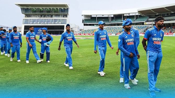 IND vs WI: ಬಲಿಷ್ಠ ಪಡೆಯನ್ನು ಕಣಕ್ಕಿಳಿಸಿದ ಟೀಮ್ ಇಂಡಿಯಾ IND vs WI: ಬಲಿಷ್ಠ ಪಡೆಯನ್ನು ಕಣಕ್ಕಿಳಿಸಿದ ಟೀಮ್ ಇಂಡಿಯಾ