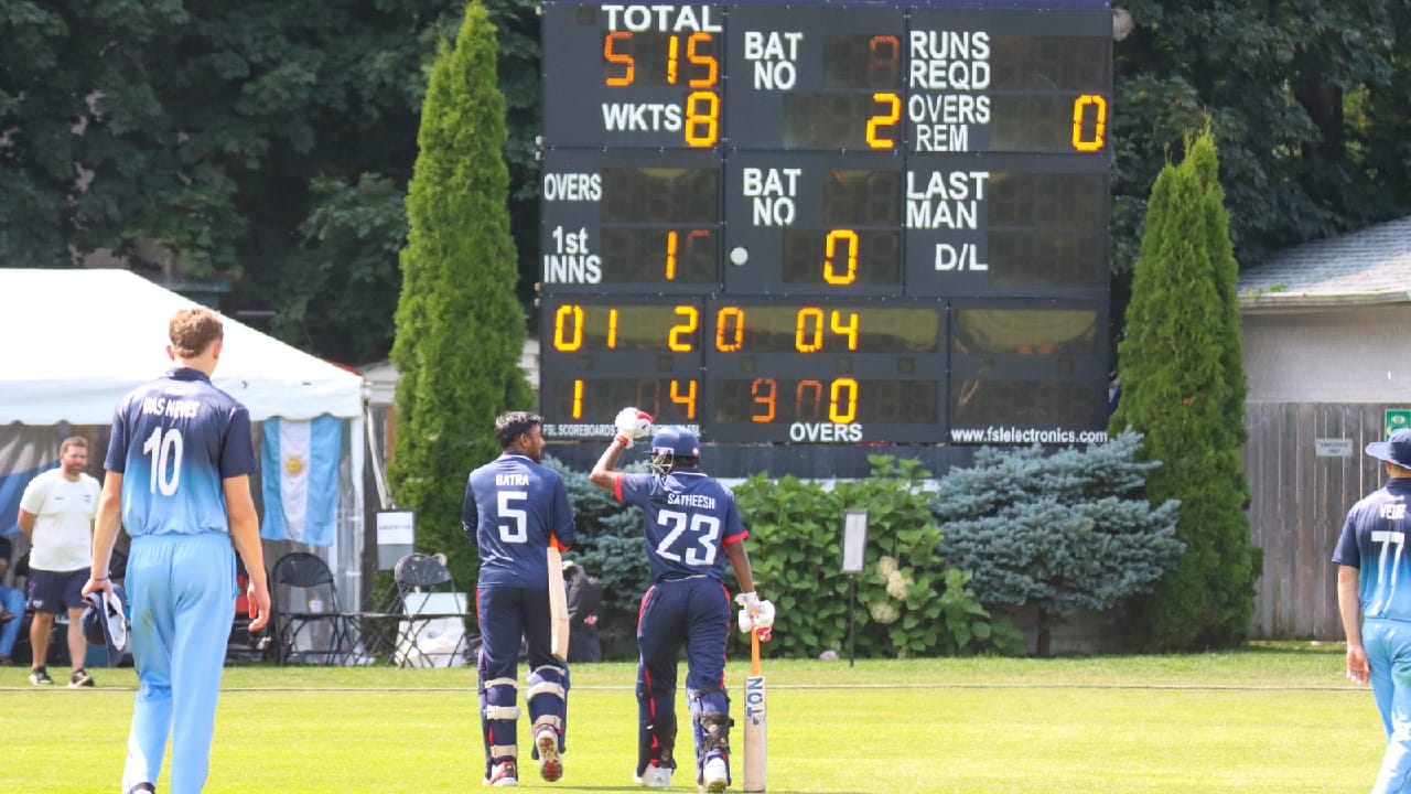 ಬರೋಬ್ಬರಿ 515 ರನ್: ಏಕದಿನ ಕ್ರಿಕೆಟ್ನಲ್ಲಿ ಹೊಸ ವಿಶ್ವ ದಾಖಲೆ ನಿರ್ಮಾಣ ಬರೋಬ್ಬರಿ 515 ರನ್: ಏಕದಿನ ಕ್ರಿಕೆಟ್ನಲ್ಲಿ ಹೊಸ ವಿಶ್ವ ದಾಖಲೆ ನಿರ್ಮಾಣ