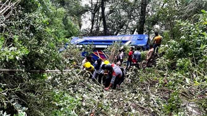 ಉತ್ತರಾಖಂಡ್‌: ಕಣಿವೆಗೆ ಬಿದ್ದ ಖಾಸಗಿ ಬಸ್​: 7 ಪ್ರಯಾಣಿಕರು ಸಾವು