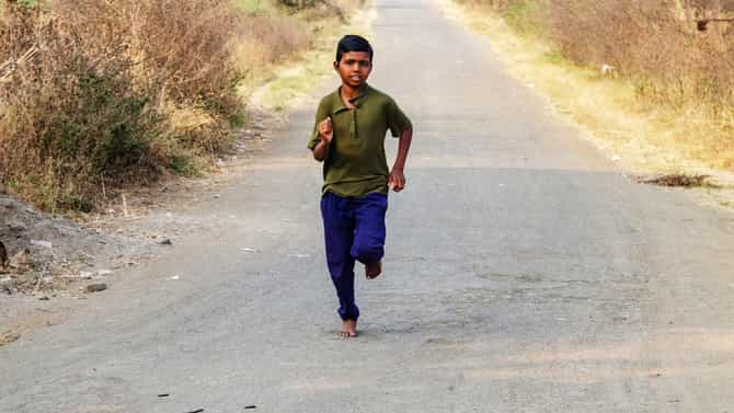 ಒಲಿಂಪಿಕ್ಸ್ ಪದಕ ಗೆದ್ದೇ ಗೆಲ್ಲುತ್ತೇನೆ...ಟಾರ್​ ರಸ್ತೆಯಲ್ಲಿ ಚಿನ್ನದ ಕನಸಿನ ಓಟ..!