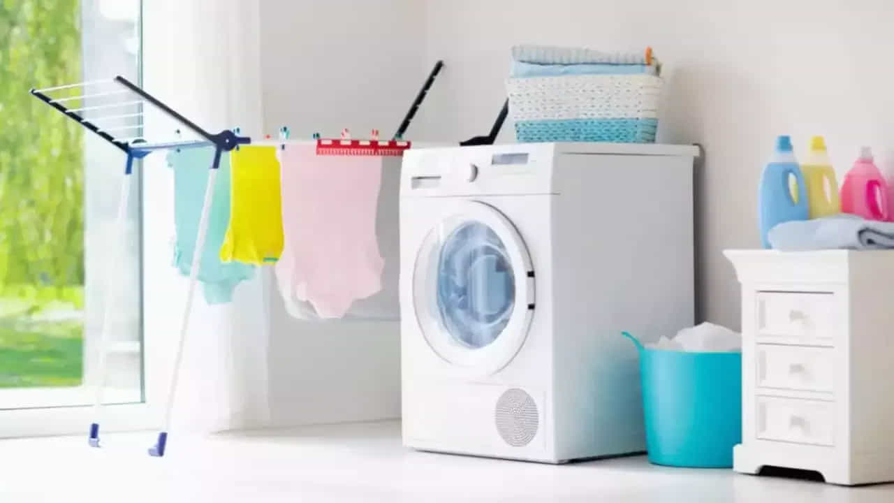 Washing Machine: ಮನೆಯಲ್ಲಿ ಬಟ್ಟೆ ಒಗೆಯುವ ವಾಷಿಂಗ್ ಮೆಷಿನ್ ಎಲ್ಲಿಟ್ಟರೆ ಒಳ್ಳೆಯದು? Washing Machine: ಮನೆಯಲ್ಲಿ ಬಟ್ಟೆ ಒಗೆಯುವ ವಾಷಿಂಗ್ ಮೆಷಿನ್ ಎಲ್ಲಿಟ್ಟರೆ ಒಳ್ಳೆಯದು?