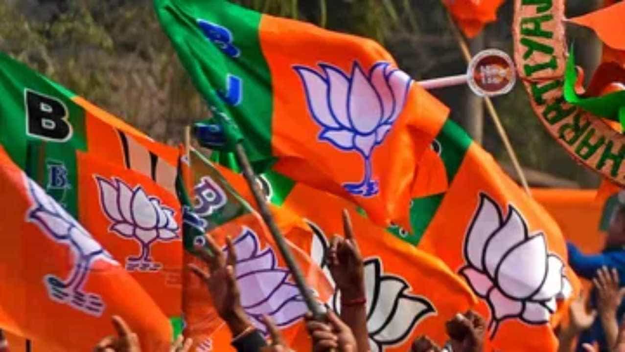ಅಸ್ಸಾಂ: ಬಿಜೆಪಿ ನಾಯಕಿ ಆತ್ಮಹತ್ಯೆ ಪ್ರಕರಣ, ಪಕ್ಷದಿಂದ ಸದಸ್ಯರೊಬ್ಬರ ಉಚ್ಛಾಟನೆ ಅಸ್ಸಾಂ: ಬಿಜೆಪಿ ನಾಯಕಿ ಆತ್ಮಹತ್ಯೆ ಪ್ರಕರಣ, ಪಕ್ಷದಿಂದ ಸದಸ್ಯರೊಬ್ಬರ ಉಚ್ಛಾಟನೆ