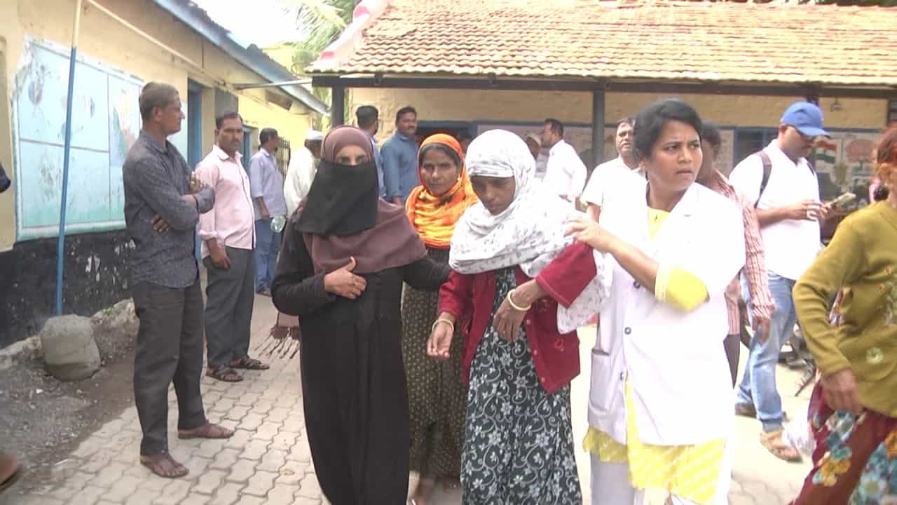 ಚಿಕ್ಕೋಡಿ: ಮದುವೆ ಊಟ ತಿಂದ 100ಕ್ಕೂ ಹೆಚ್ಚು ಜನರಿಗೆ ವಾಂತಿ-ಭೇದಿ; ಗ್ರಾಮದಲ್ಲೇ ಬೀಡುಬಿಟ್ಟ ಆರೋಗ್ಯ ಇಲಾಖೆ ಸಿಬ್ಬಂದಿ
