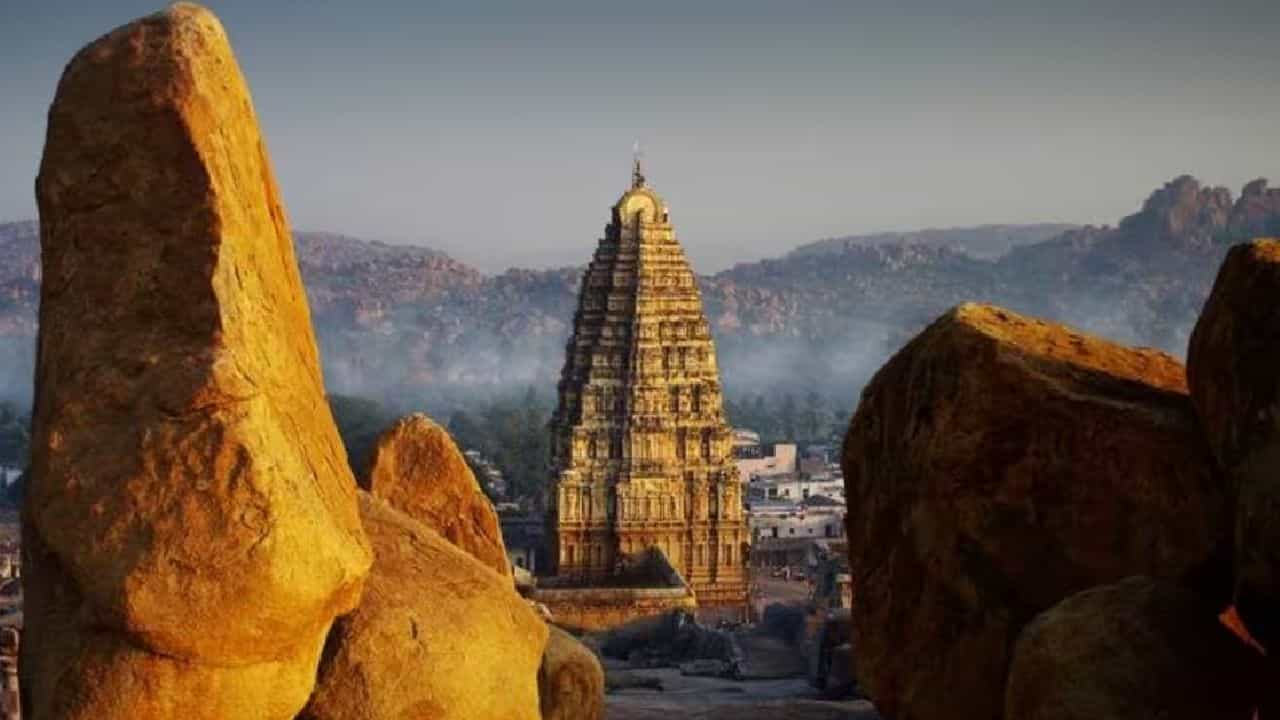 ಹಂಪಿ ಸುತ್ತಮುತ್ತ ಅಕ್ರಮವಾಗಿ ರೆಸಾರ್ಟ್ ನಡೆಸುತ್ತಿದ್ದ 11 ಮಾಲೀಕರ ವಿರುದ್ಧ ದೂರು ದಾಖಲು ಹಂಪಿ ಸುತ್ತಮುತ್ತ ಅಕ್ರಮವಾಗಿ ರೆಸಾರ್ಟ್ ನಡೆಸುತ್ತಿದ್ದ 11 ಮಾಲೀಕರ ವಿರುದ್ಧ ದೂರು ದಾಖಲು