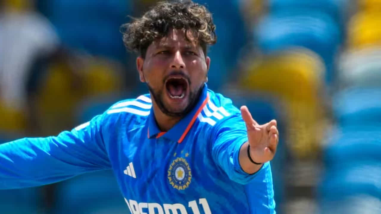 ಮಂಗಳವಾರ ನಡೆದ ಭಾರತ ಮತ್ತು ವೆಸ್ಟ್ ಇಂಡೀಸ್ ನಡುವಿನ 3 ನೇ ಟಿ20 ಪಂದ್ಯದಲ್ಲಿ ಅದ್ಭುತ ಪ್ರದರ್ಶನ ನೀಡಿದ ಚೈನಾಮನ್ ಖ್ಯಾತಿಯ ಕುಲ್ದೀಪ್ ಯಾದವ್ ಟೀಂ ಇಂಡಿಯಾ ಇತಿಹಾಸವನ್ನು ಸೃಷ್ಟಿಸಿದ್ದಾರೆ.