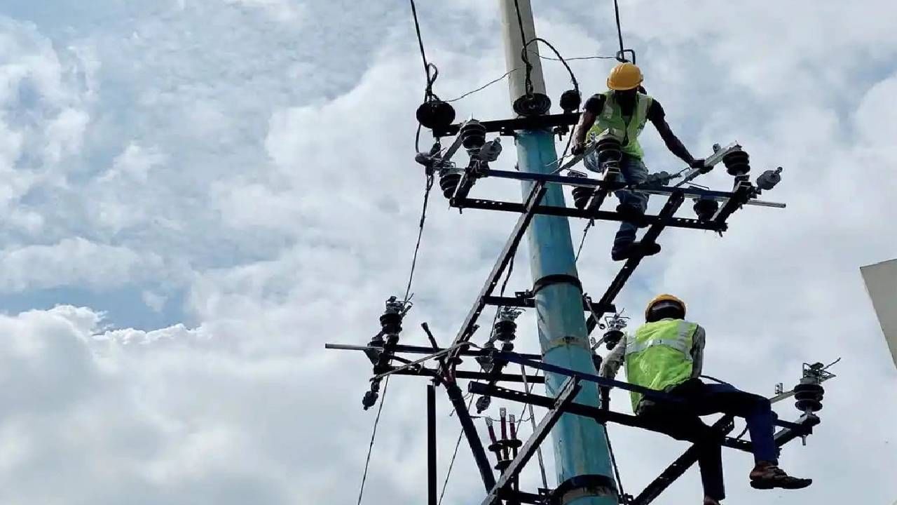 Bengaluru Power Cut: ಬೆಂಗಳೂರಿನ ಈ ಪ್ರದೇಶಗಳಿಗೆ ಇಂದಿನಿಂದ ಸೆ.21 ರವರೆಗೆ ವಿದ್ಯುತ್ ಪೂರೈಕೆಯಲ್ಲಿ ವ್ಯತ್ಯಯ Bengaluru Power Cut: ಬೆಂಗಳೂರಿನ ಈ ಪ್ರದೇಶಗಳಿಗೆ ಇಂದಿನಿಂದ ಸೆ.21 ರವರೆಗೆ ವಿದ್ಯುತ್ ಪೂರೈಕೆಯಲ್ಲಿ ವ್ಯತ್ಯಯ