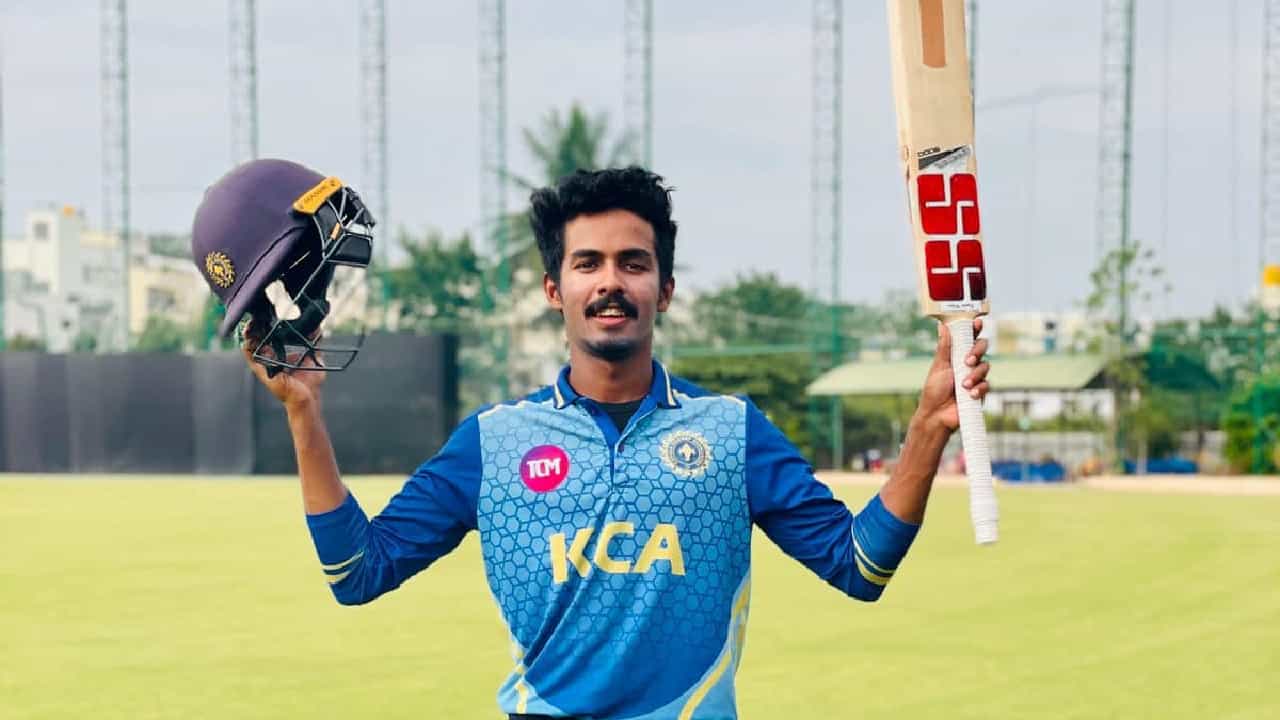 Rohan Kunnummal: 68 ಎಸೆತಗಳಲ್ಲಿ ಸ್ಪೋಟಕ ಸೆಂಚುರಿ ಸಿಡಿಸಿದ ರೋಹನ್ Rohan Kunnummal: 68 ಎಸೆತಗಳಲ್ಲಿ ಸ್ಪೋಟಕ ಸೆಂಚುರಿ ಸಿಡಿಸಿದ ರೋಹನ್