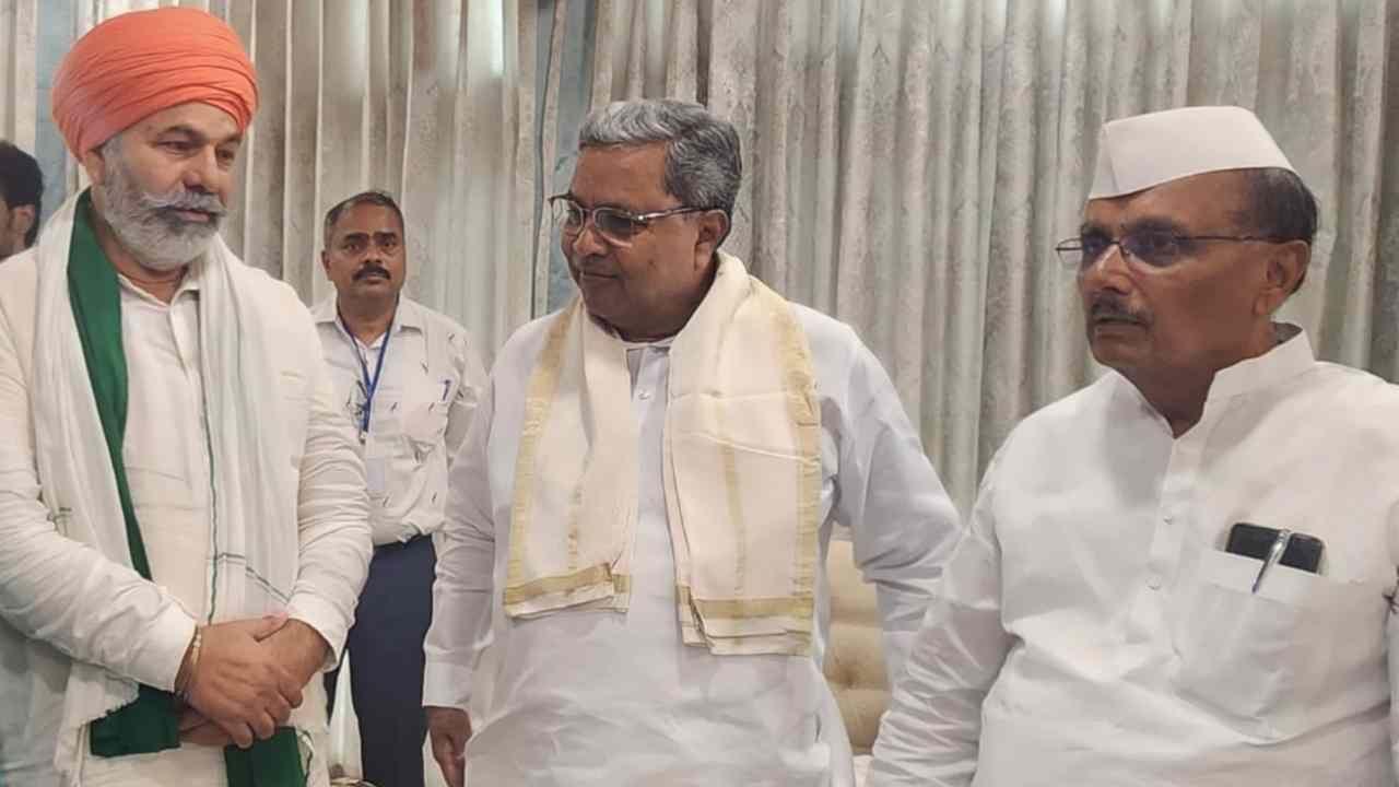 ಗ್ಯಾರಂಟಿ ಯೋಜನೆಯಿಂದ ರಾಜ್ಯದ ಖಜಾನೆ ಖಾಲಿ ಎಂಬ ಪ್ರಧಾನಿ ಮೋದಿ ಹೇಳಿಕೆಗೆ ಸಿಎಂ ಸಿದ್ಧರಾಮಯ್ಯ ಹೇಳಿದ್ದಿಷ್ಟು ಗ್ಯಾರಂಟಿ ಯೋಜನೆಯಿಂದ ರಾಜ್ಯದ ಖಜಾನೆ ಖಾಲಿ ಎಂಬ ಪ್ರಧಾನಿ ಮೋದಿ ಹೇಳಿಕೆಗೆ ಸಿಎಂ ಸಿದ್ಧರಾಮಯ್ಯ ಹೇಳಿದ್ದಿಷ್ಟು