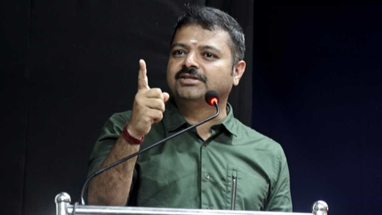 ಎಫ್ಐಆರ್ ದಾಖಲಿಸಿದ ಬಗ್ಗೆ ನ್ಯಾಯಾಲಯದಲ್ಲಿ ಉತ್ತರ ನೀಡುತ್ತೇನೆ ಎಂದ ಚಕ್ರವರ್ತಿ ಸೂಲಿಬೆಲೆ ಎಫ್ಐಆರ್ ದಾಖಲಿಸಿದ ಬಗ್ಗೆ ನ್ಯಾಯಾಲಯದಲ್ಲಿ ಉತ್ತರ ನೀಡುತ್ತೇನೆ ಎಂದ ಚಕ್ರವರ್ತಿ ಸೂಲಿಬೆಲೆ