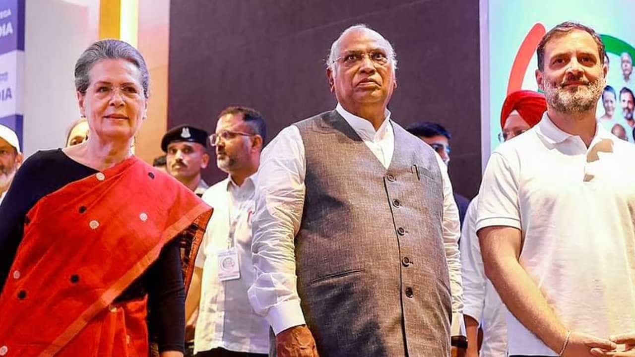 ಎಐಸಿಸಿ ಕೇಂದ್ರ ಚುನಾವಣಾ ಸಮಿತಿ ಮರುರಚನೆ: ಸಚಿವ ಕೆಜೆ ಜಾರ್ಜ್ಗೆ ಸ್ಥಾನ ಎಐಸಿಸಿ ಕೇಂದ್ರ ಚುನಾವಣಾ ಸಮಿತಿ ಮರುರಚನೆ: ಸಚಿವ ಕೆಜೆ ಜಾರ್ಜ್ಗೆ ಸ್ಥಾನ