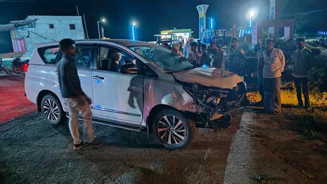 ಚಿತ್ರದುರ್ಗ: ಕಂದಾಯ ಇಲಾಖೆ ಅಧಿಕಾರಿ ಕಾರು ಡಿಕ್ಕಿ, ಬೈಕ್ ಸವಾರ ಸಾವು